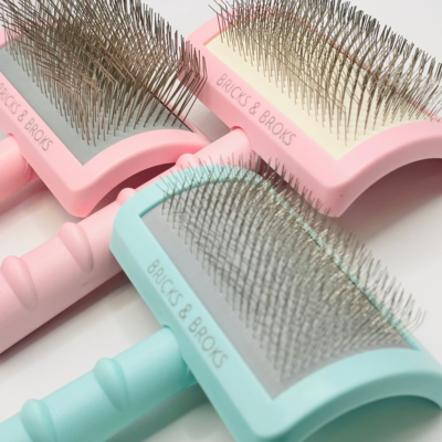 Bricks&Broks Gebogen Borstel – 25 mm | Voor Lange, Volle & Fluffy Vachten